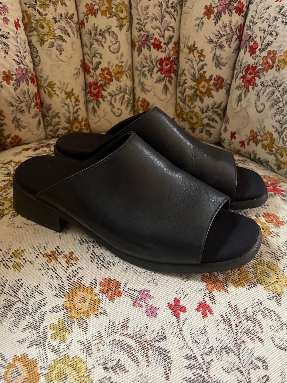 Mephisto Leather Black Slide Sandal Women’s Size 37 Minimalist Monochrome Summer
